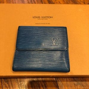 💰SOLD-Authentic MINT Louis Vuitton Epi leather wallet